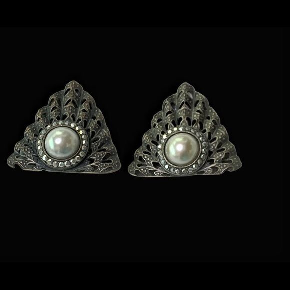 Banana Bob Art Deco silver filagree pearl earrings - Picture 1 of 5